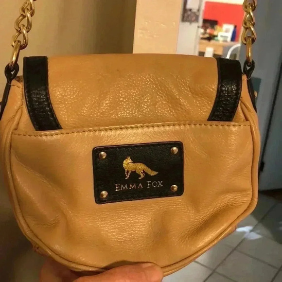 Emma Fox two-toned saddle crossbody bag. - Picture 4 of 10